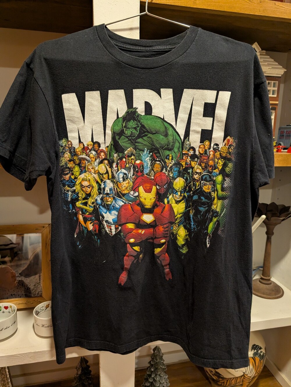 Marvel Superhero Graphic T-shirt Size Large